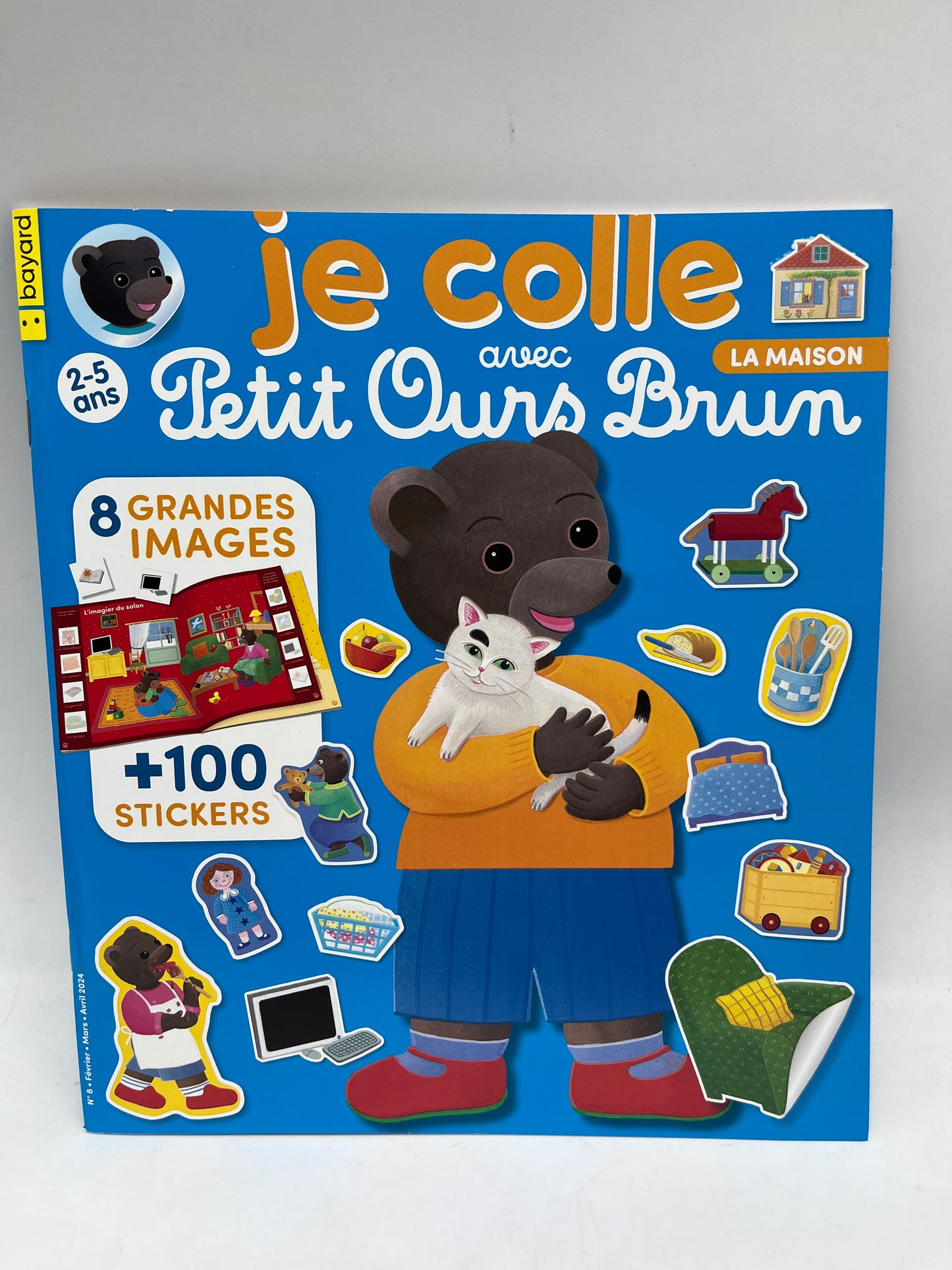 Livre d’activité magazines Je colle avec Petit Ours brun thème à la maison  avec ses gommettes   Neuf