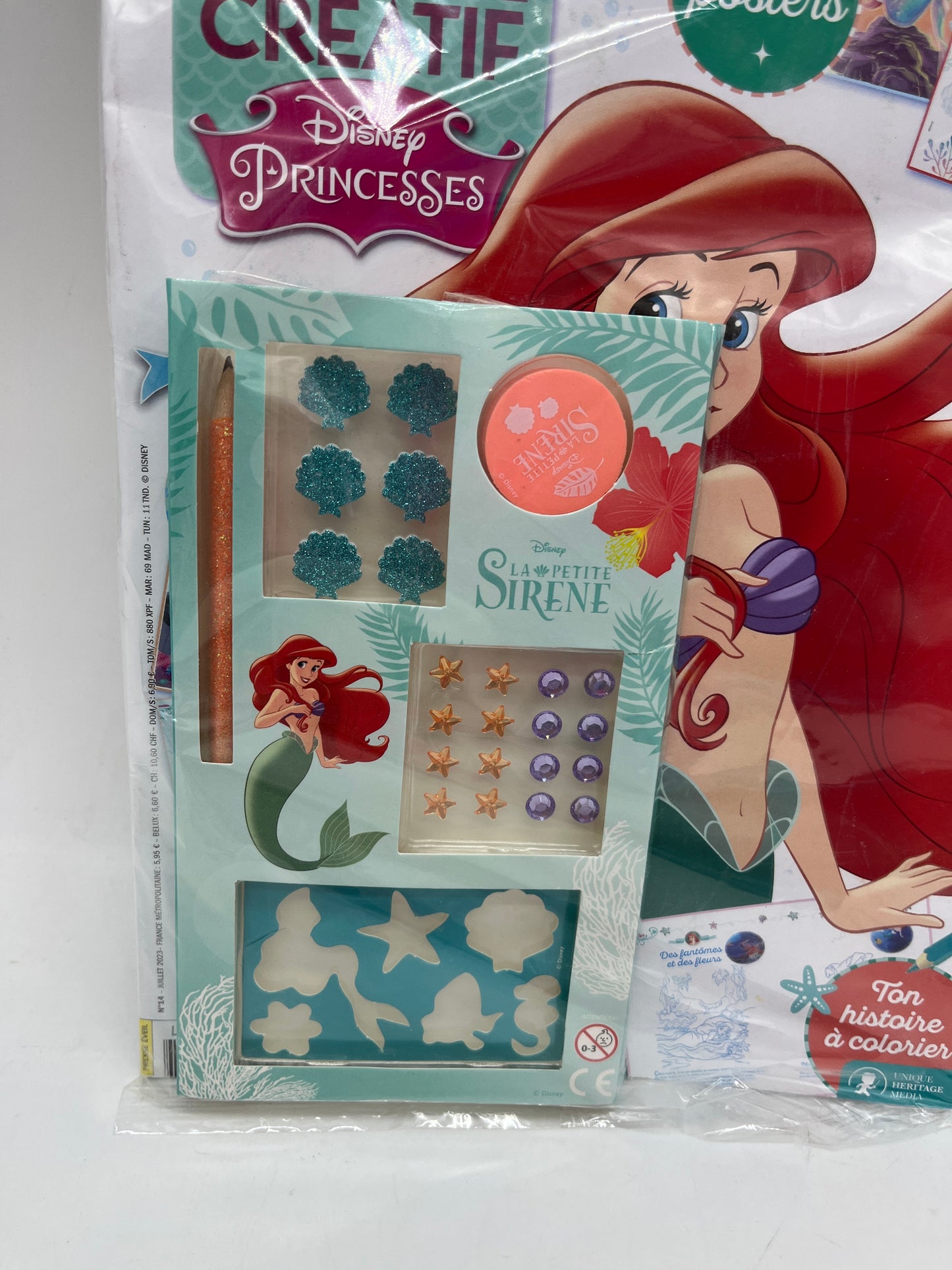 Livre d’activité  Magazine disney princesses Ariel avec son kit créatif Neuf