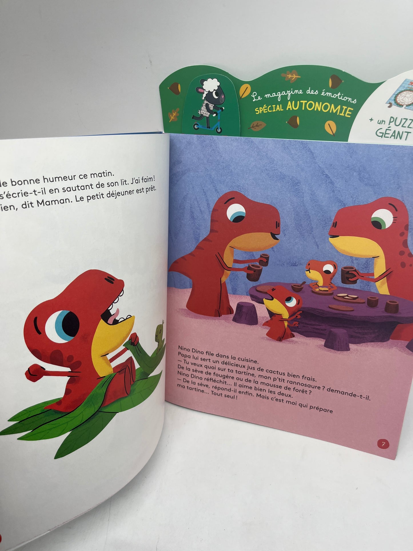 Livre d’activité magazines Histoires pour les petits NiNo le dino modèle Nino Le Dino Dinotonome ! Avec son jeu d’émotion spécial autonomous euf