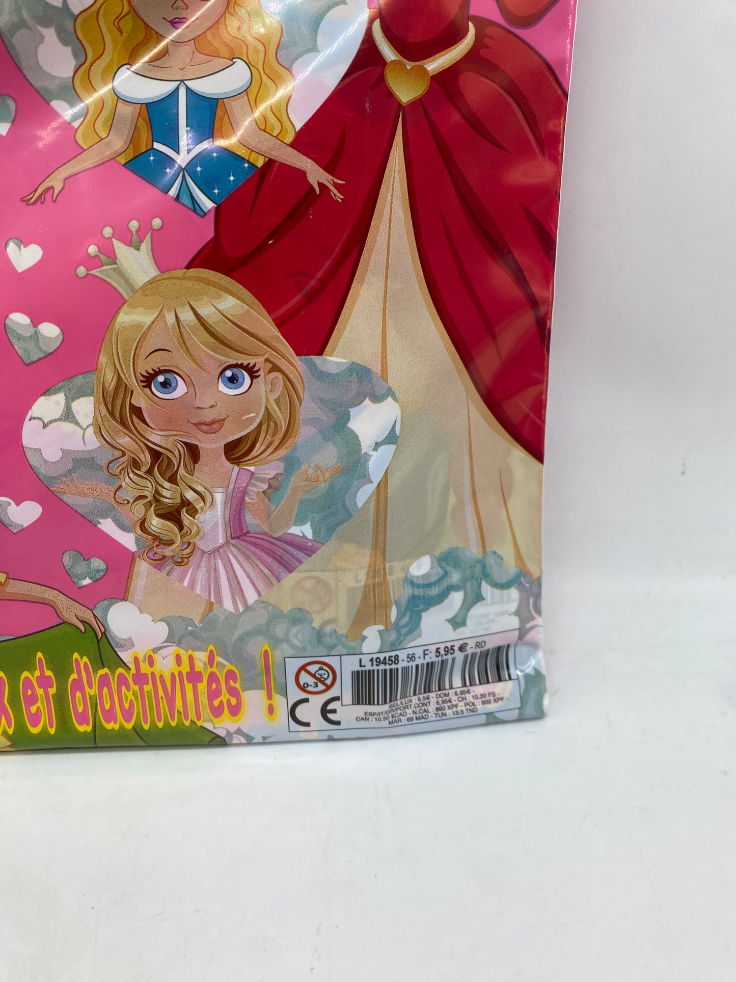 Livre d’activité  Magazine  Pochette surprise avec cadeaux Princesses Magique Neuf  Idéal 3/6 ans