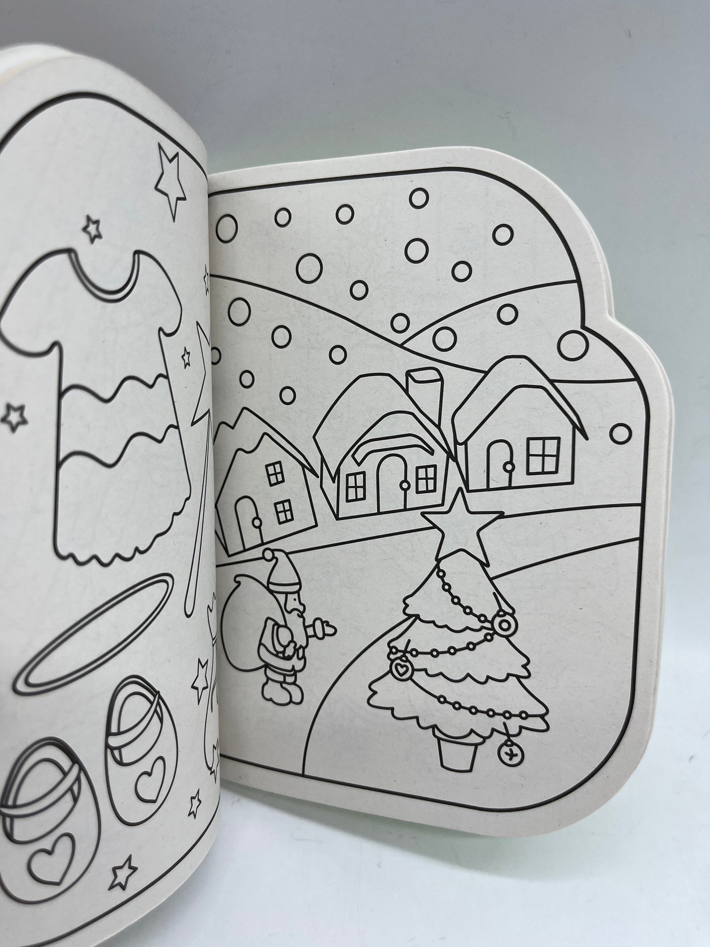 Livre d’activité Joyeux Noël avec ces coloriages et ces 50 stickers Format poche Neuf