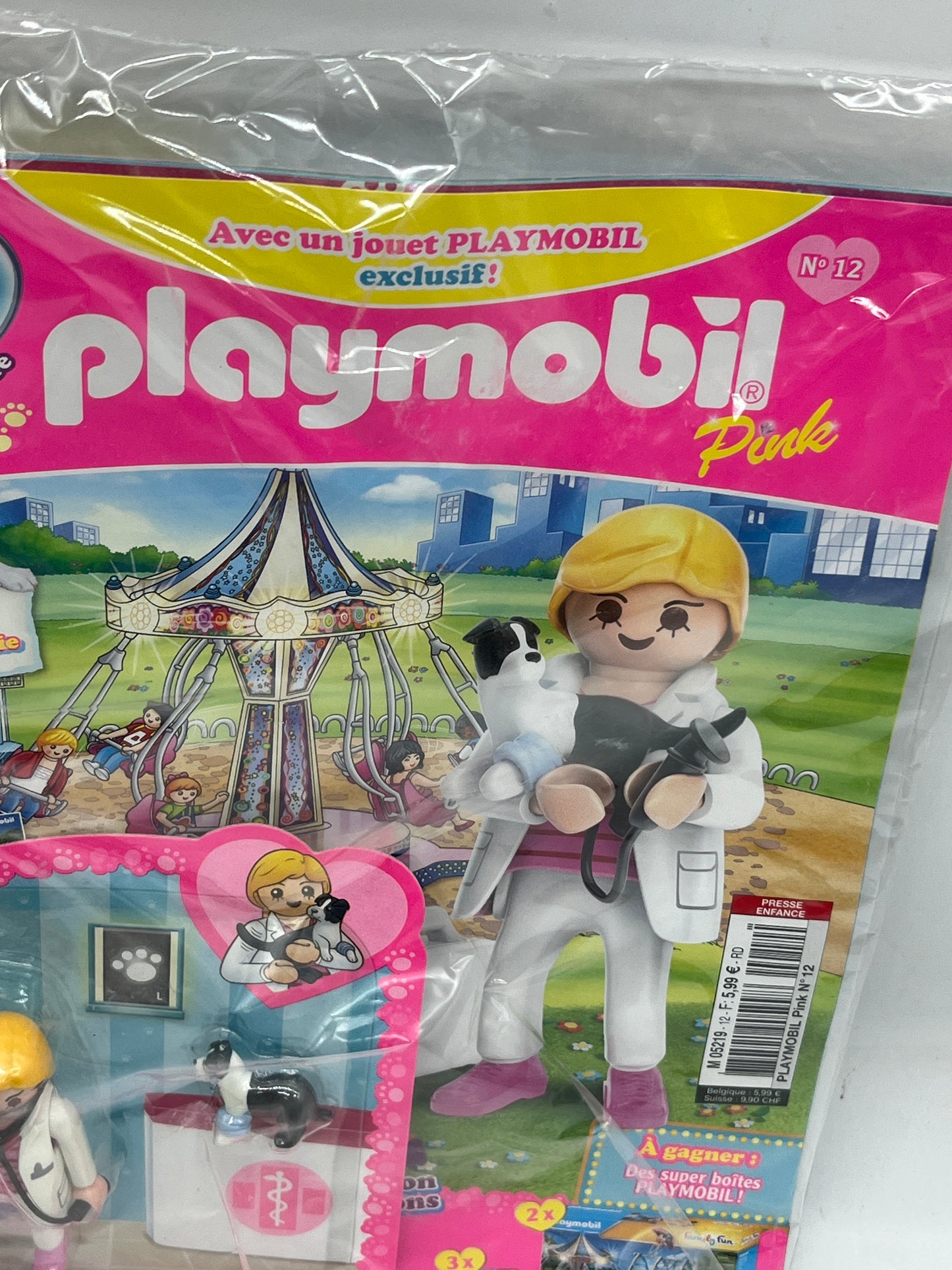 Livre D’activité magazine Playmobil  girls avec sa figurine Margot la vétérinaire jamais ouvert Neuf