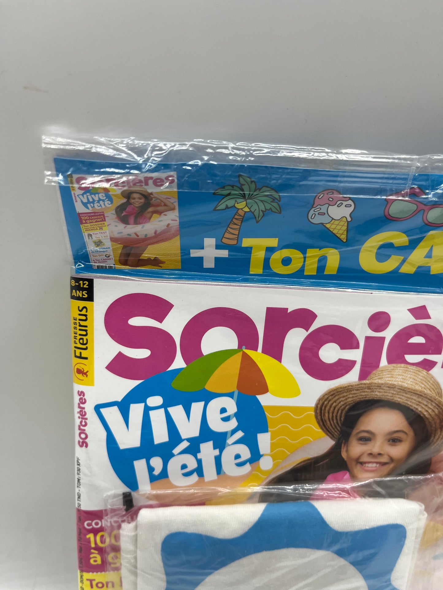 Livre d’activité Magazine les sorcières avec son tee shirt en cadeau  Neuf