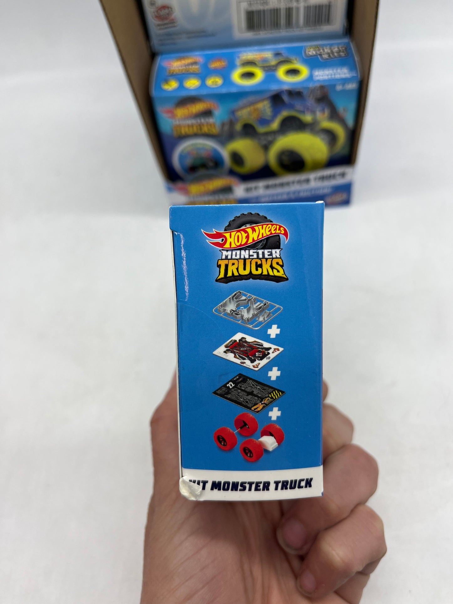 Lot de 2 voitures camion Monster Trucks HOT WHEELS à monter mini maker’s kits avec moteur à friction Neuf