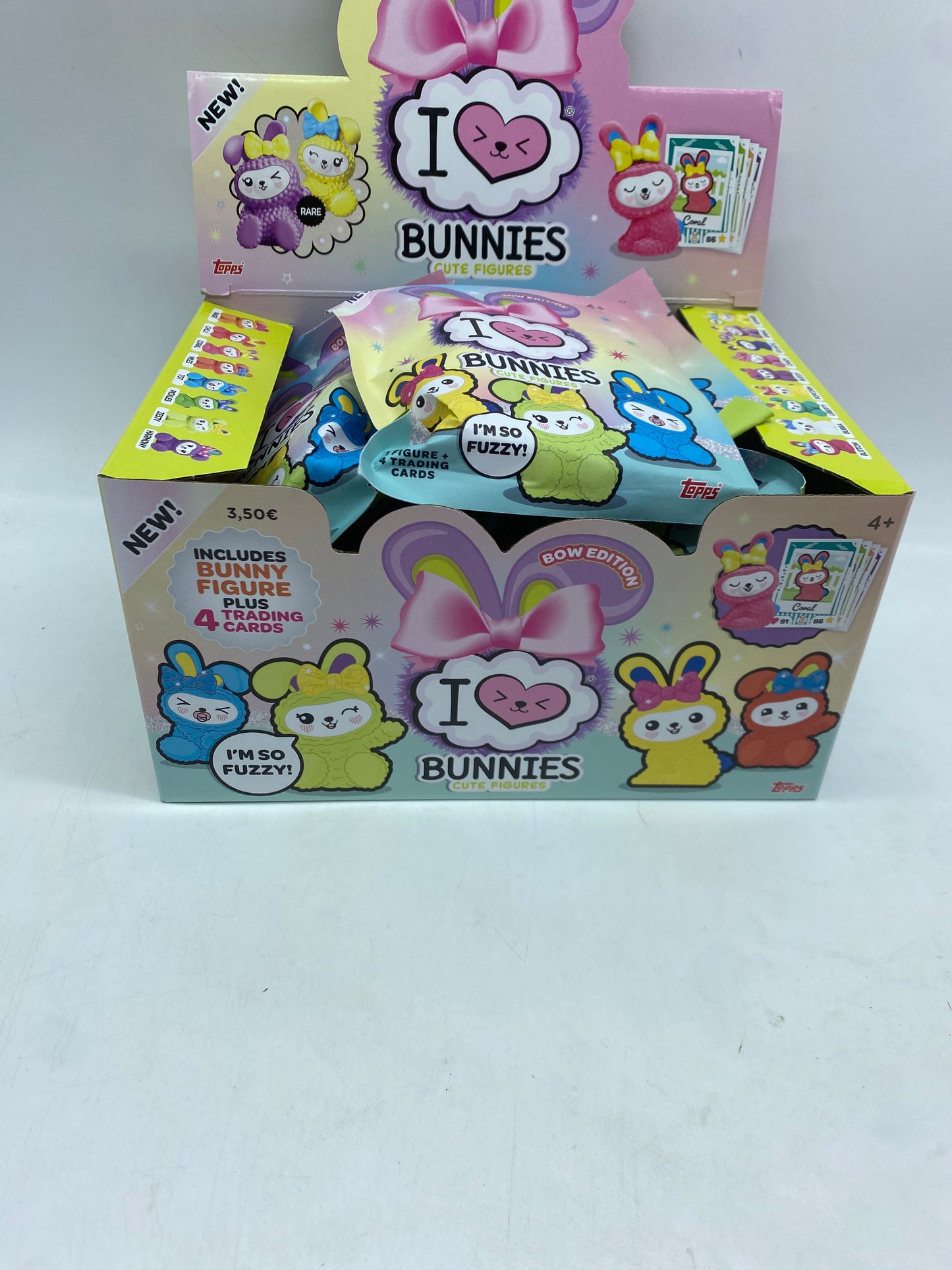 Lot de 3 Figurines I love Bunnies  Neuf  Les modèles sont aléatoires dans les paquets !   Prix boutique: 12€  Plus de 13 modèles à collectionner!