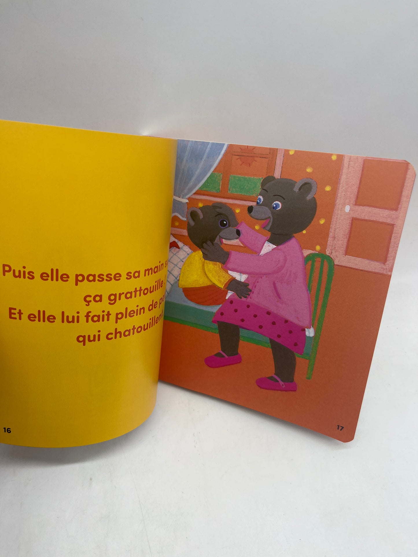 Livre d’activité Magazine Je grandis avec Petit ours brun histoire comptine imagier  en route pour la crèche Neuf