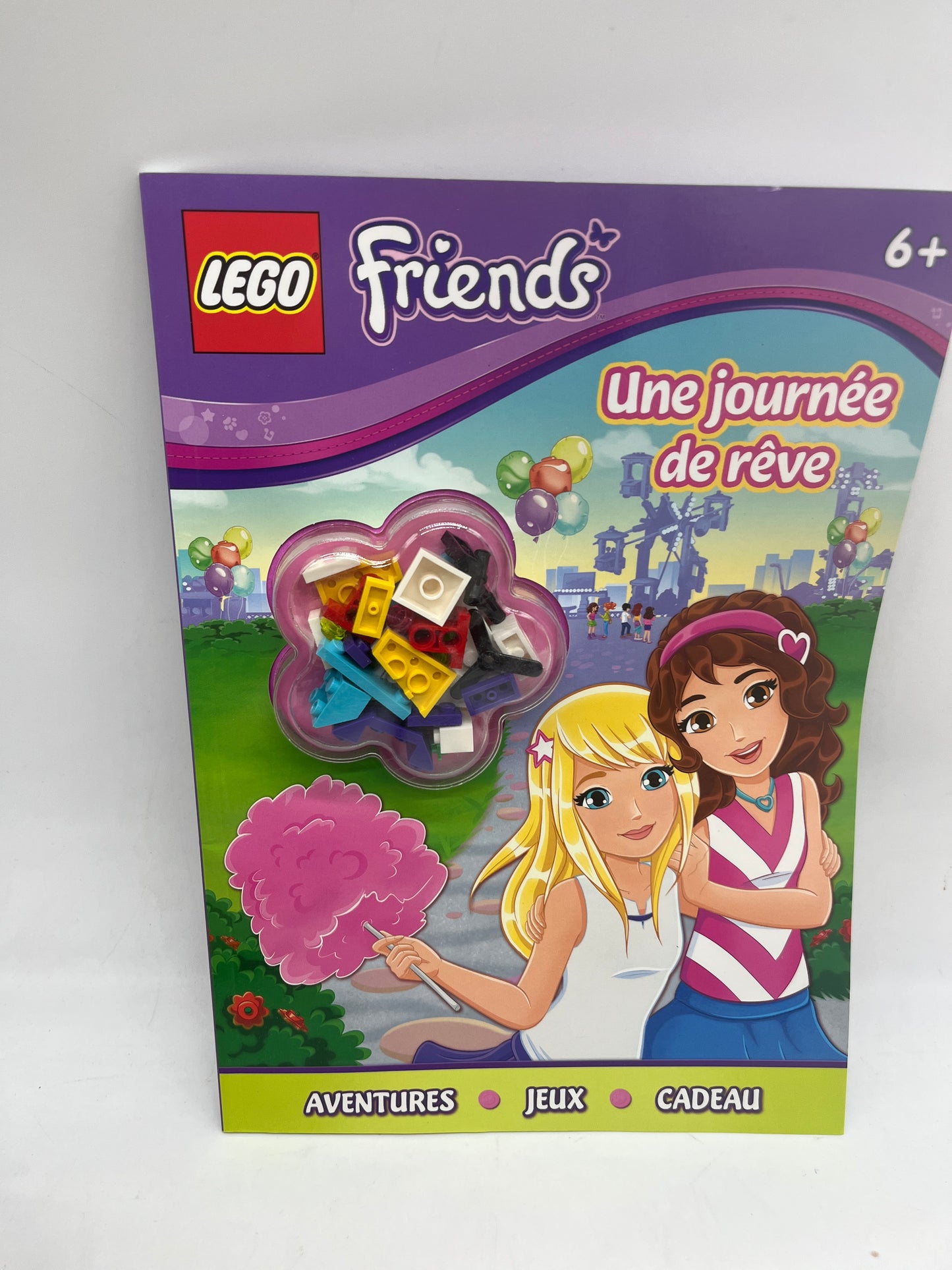 livre d’activité Magazine Lego Friends Une journée de rêve  ! avec sa construction Neuf !