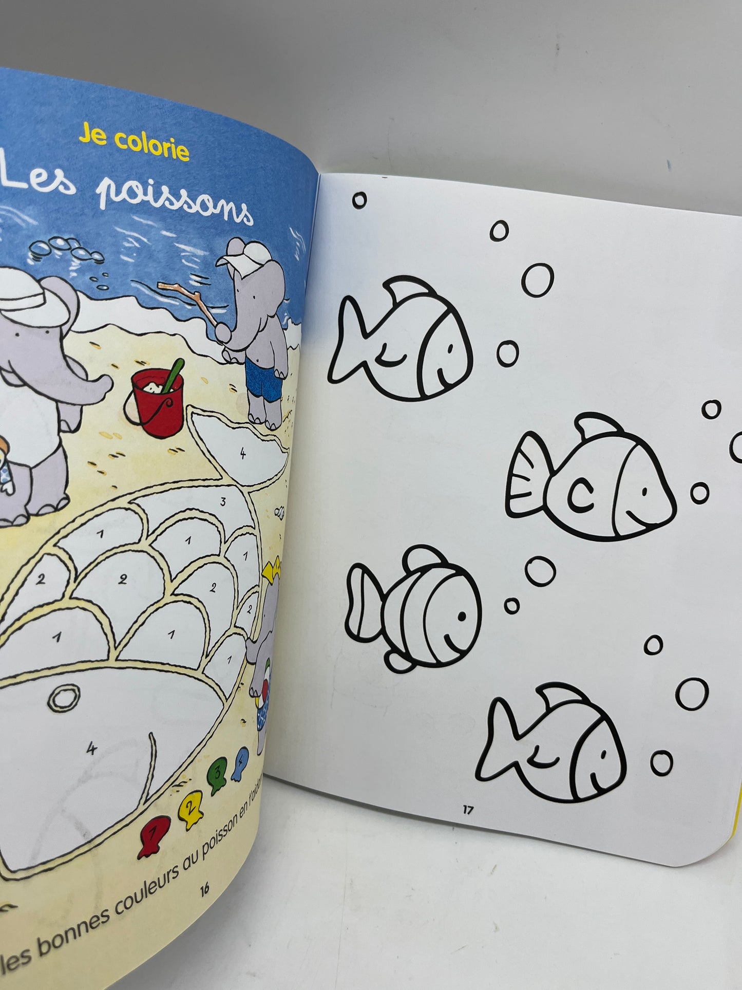 Livre d’activité magazine Babar spécial coloriage jeux d’été gommettes avec ses crayons de couleurs activités histoires neuf !