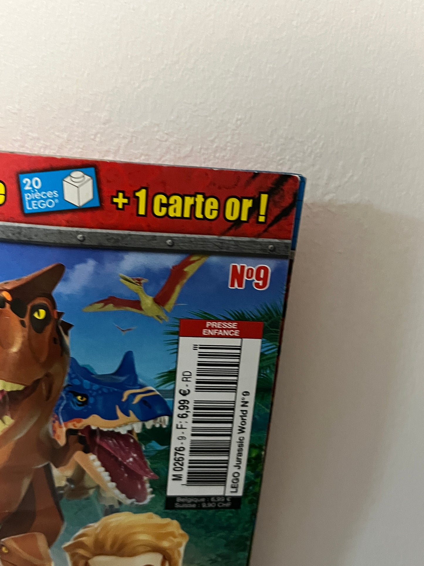 Livre d’activité Magazine Lego Jurassic World avec sa mini figurine Numéro 9 neuf sous blister