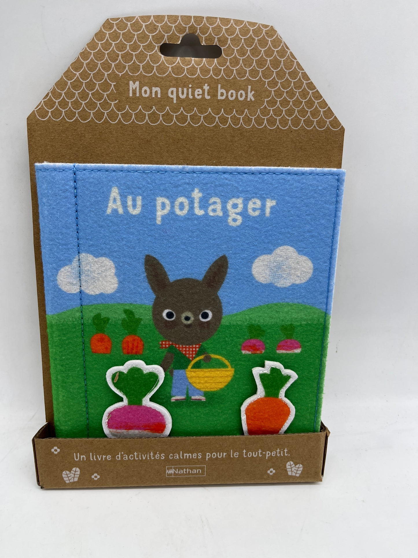 Livre feutrine tissu Quiet Book modèle au potager avec ces 2 figurines à déplacer Neuf