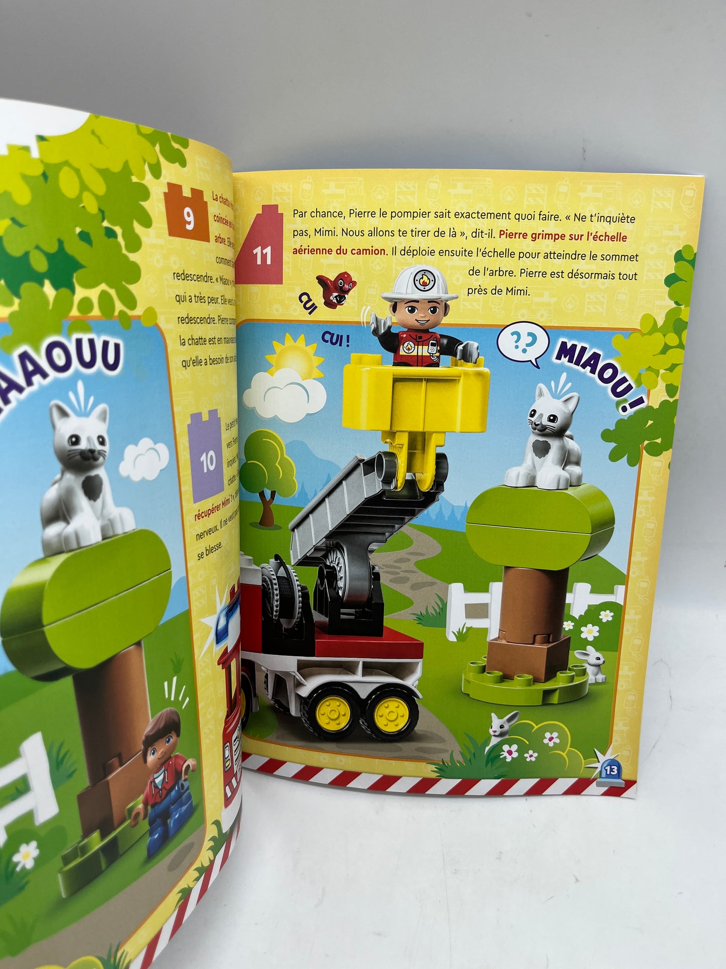 livre d’activité Magazine Lego Duplo  avec sa mini figurine Pompier Neuf !