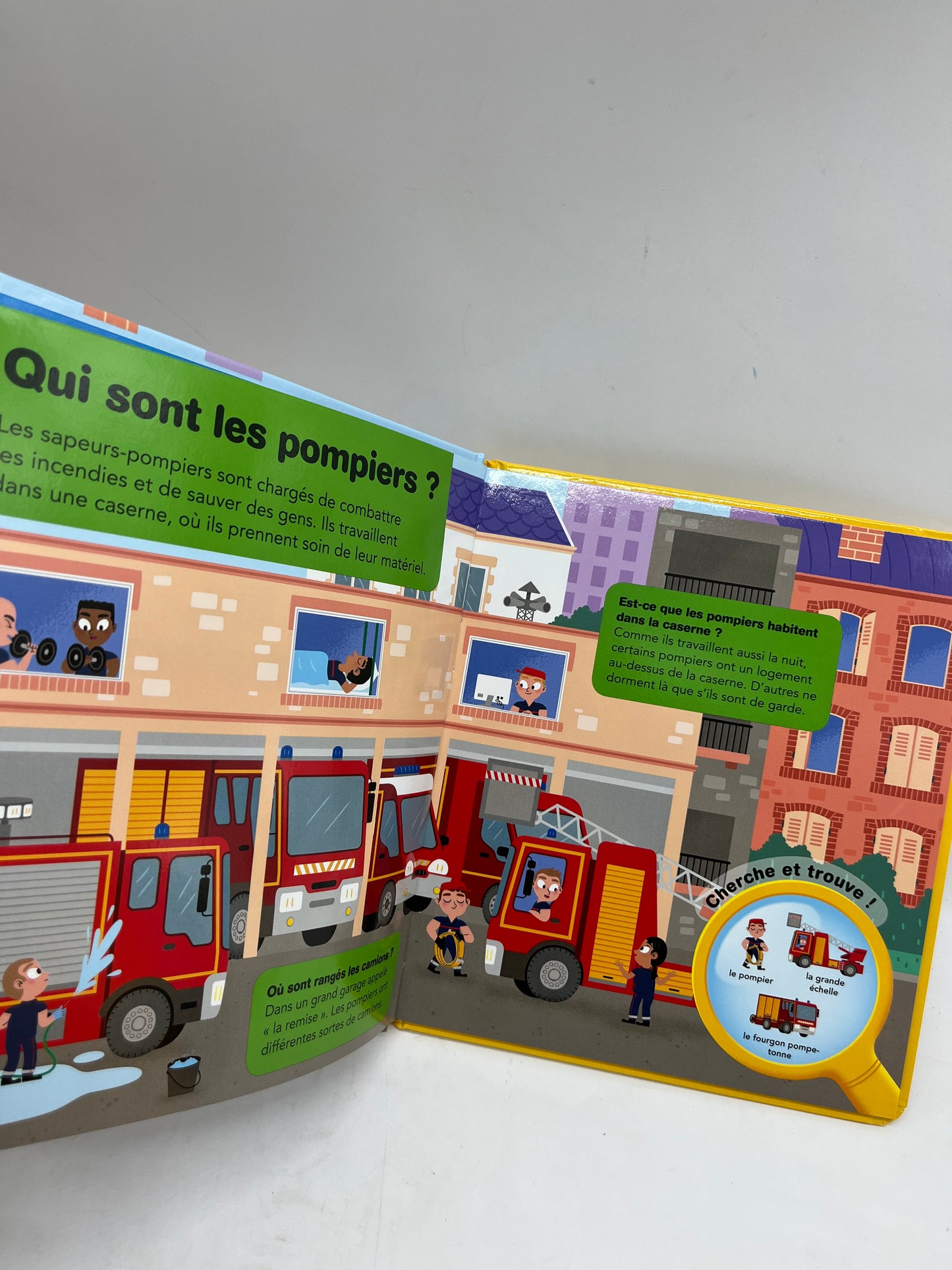 Livre histoire Mes premières questions /réponses avec cherche et trouve thème Au feu, les pompiers !4-7 ans Neuf