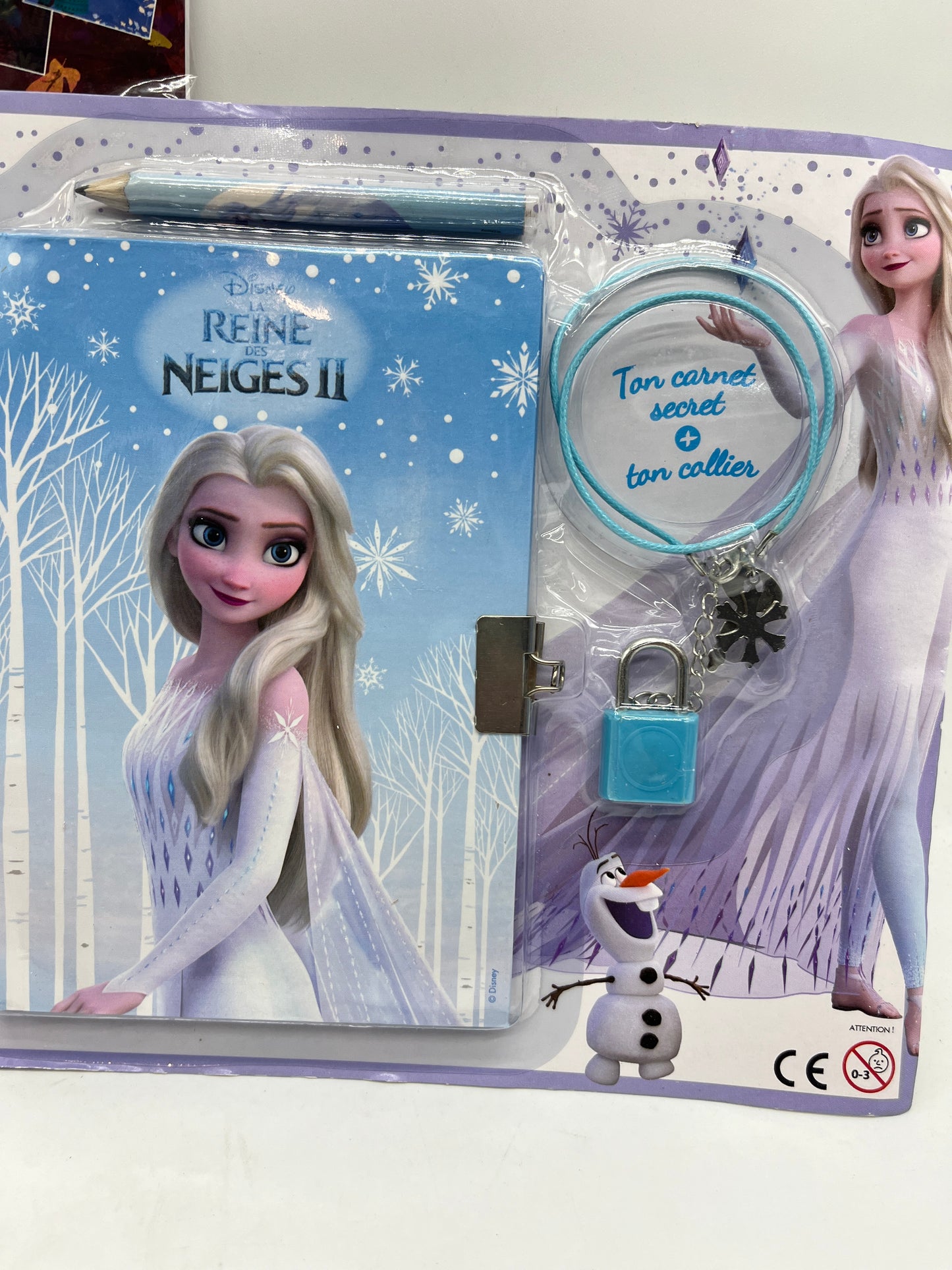 Livre d’activité Magazine Disney Princesse Reine des neige avec son coffret créatif neuf