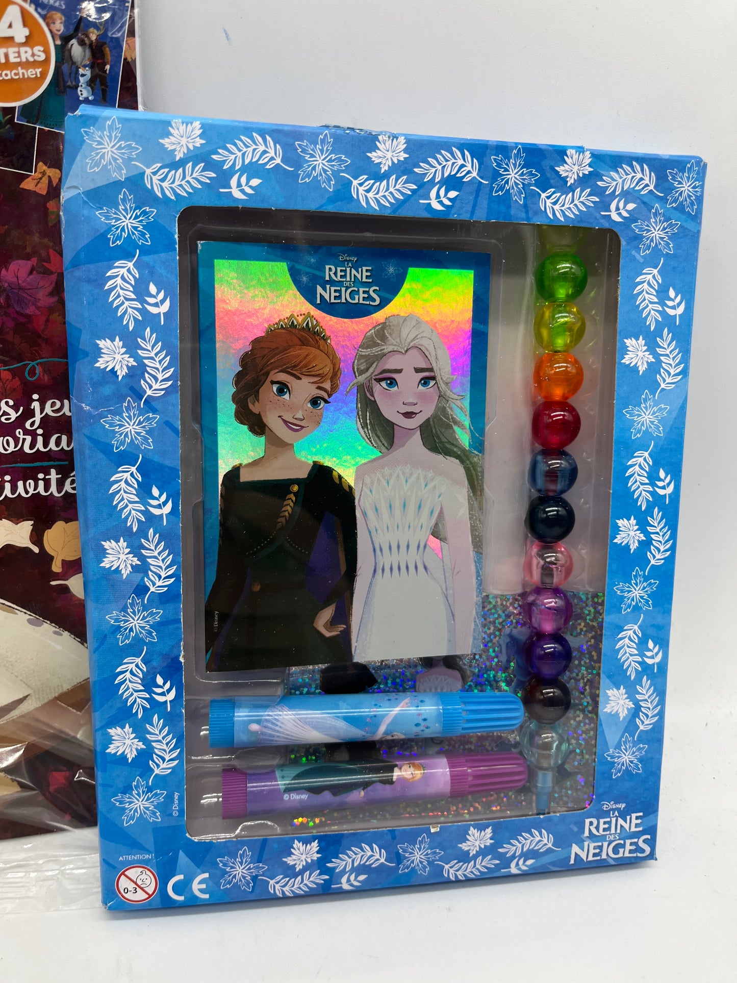 Livre d’activité Magazine Disney Princesse Reine des neige avec son coffret créatif neuf