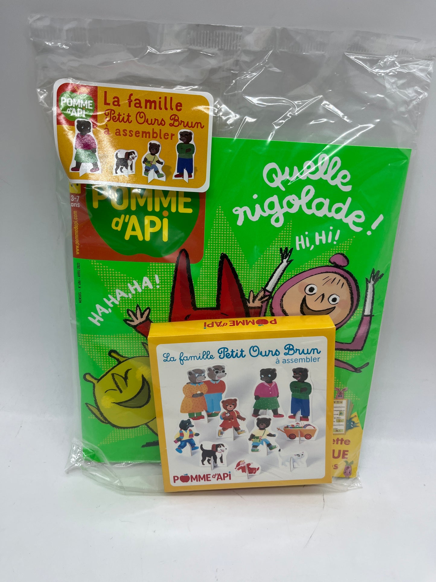 livre d’activité Magazine Pomme d'api Sam Sam   avec son jeu d’assemblage La famille de Petit Ours brun Neuf !