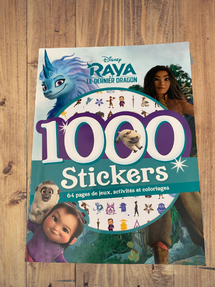 Livre d'activités 1000 stickers Disney  Raya le dernier dragon Neuf