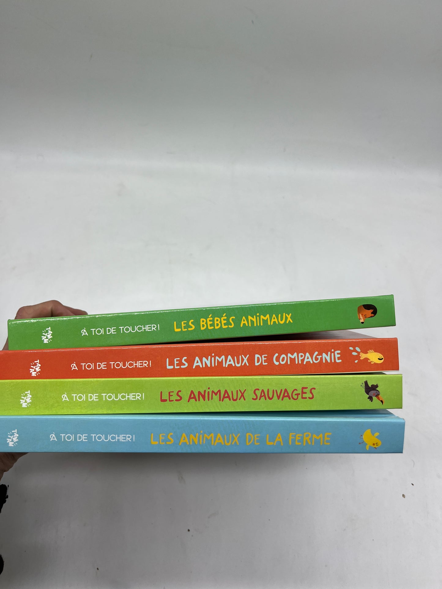 Lot de 4 livres à toucher Ludique Les animaux Neuf