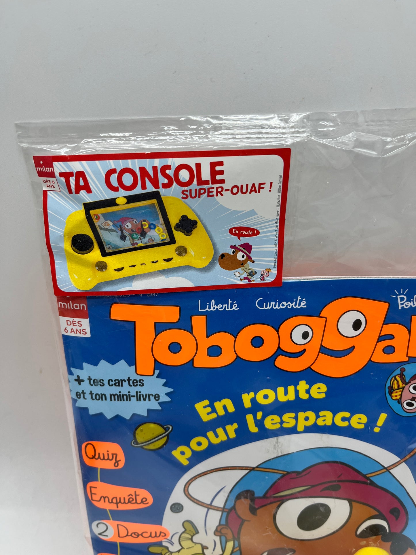 livre d’activite magazine  Toboggan  en route pour l’espace avec son game water ! Neuf