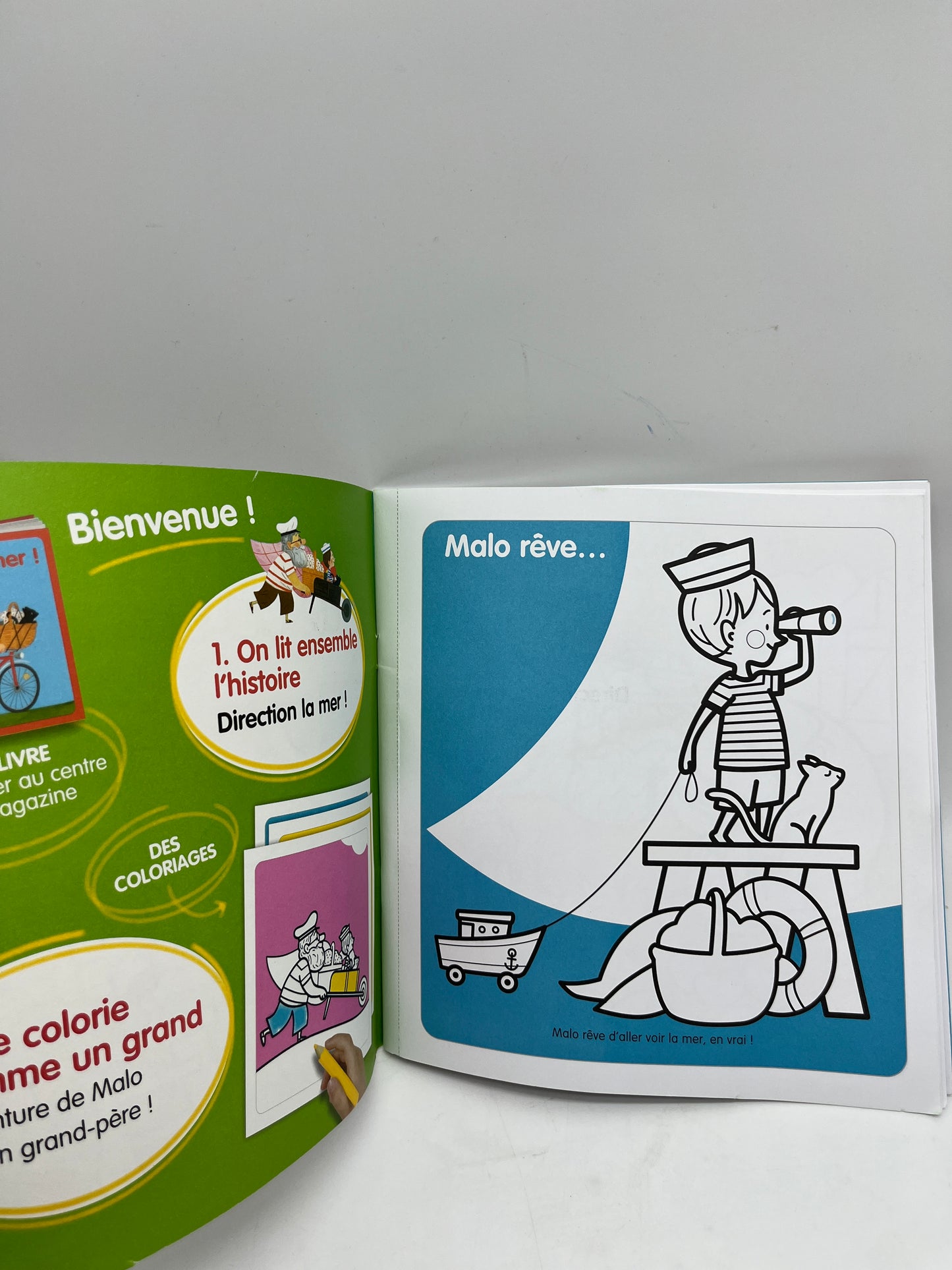 Livre d’activité Magazine Mon histoire à colorier  avec ses crayons de couleurs Neuf