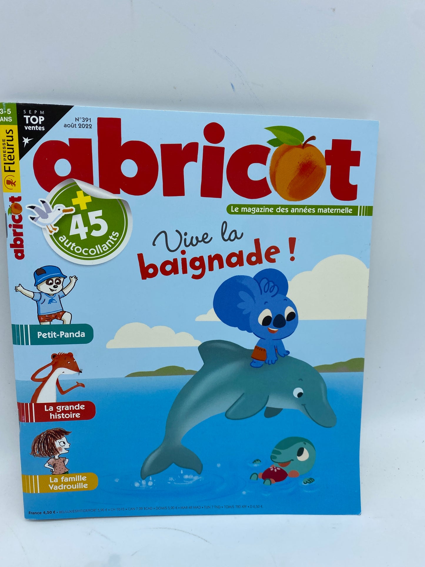 Livre d’activité Magazine Abricot modèle Vive la baignade Avec ses 45 stickers Spécial Maternelle  !