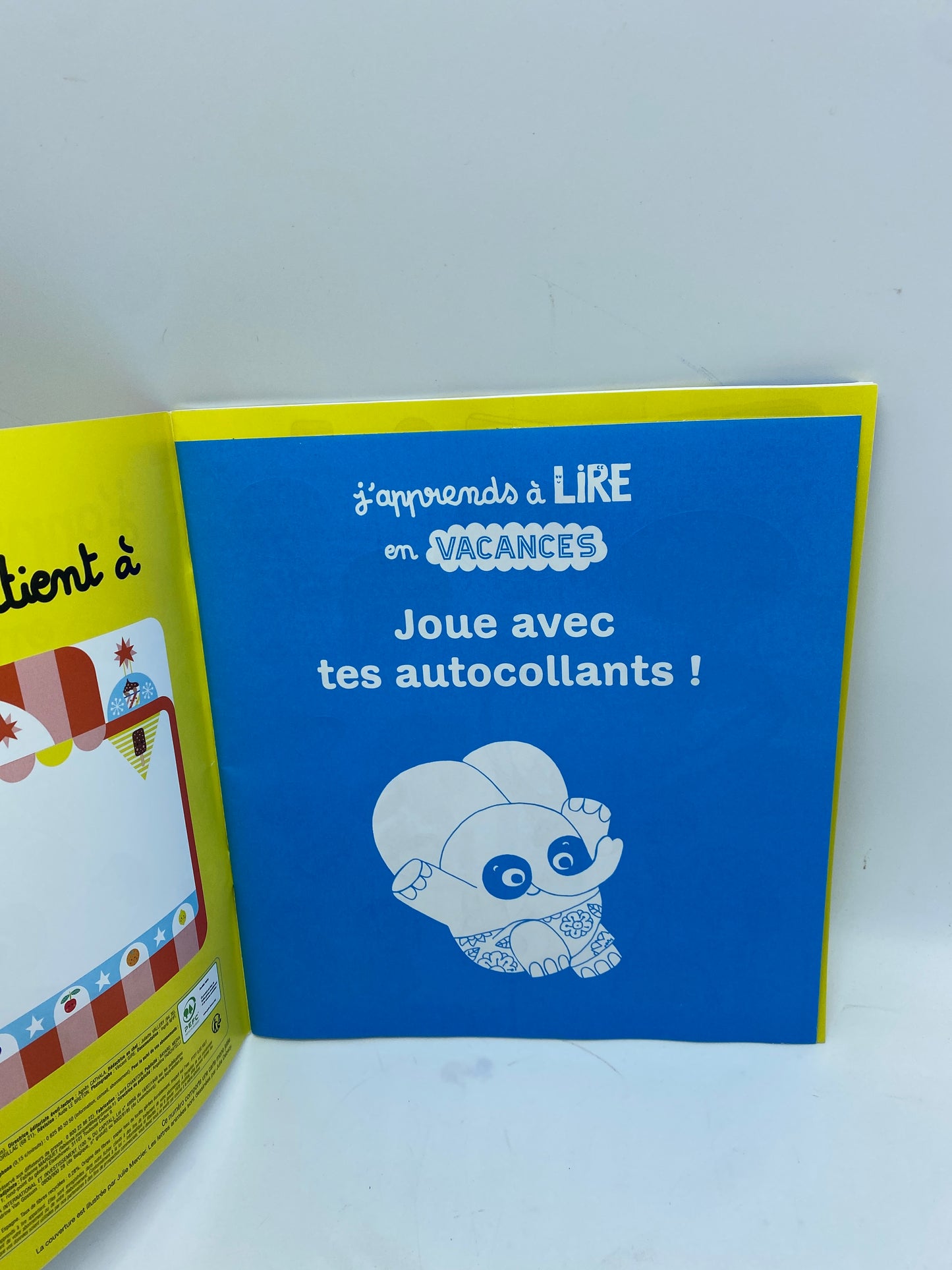 Livre d’activité J’apprends à lire en vacances avec ses stickers Neuf