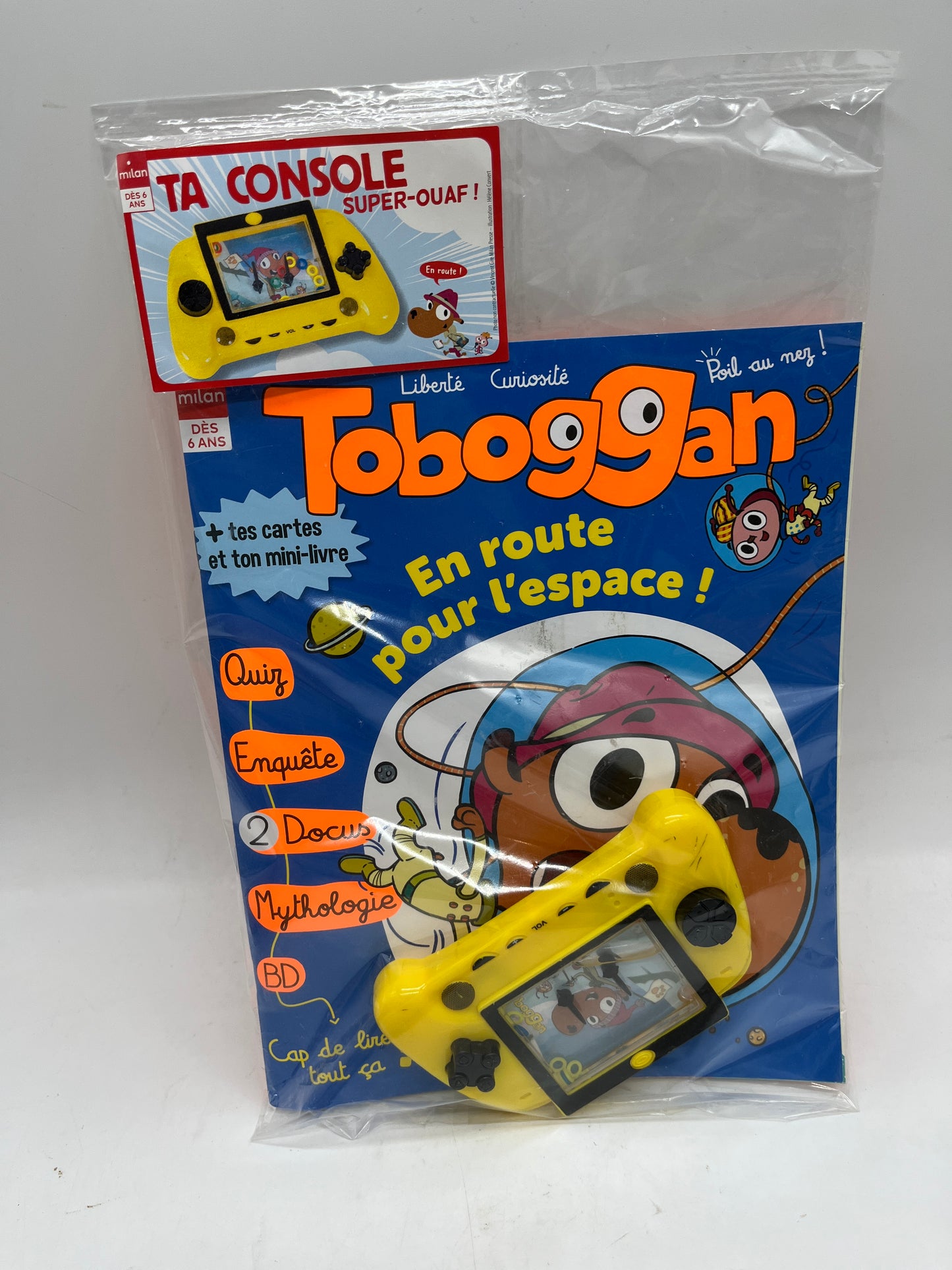 livre d’activite magazine  Toboggan  en route pour l’espace avec son game water ! Neuf