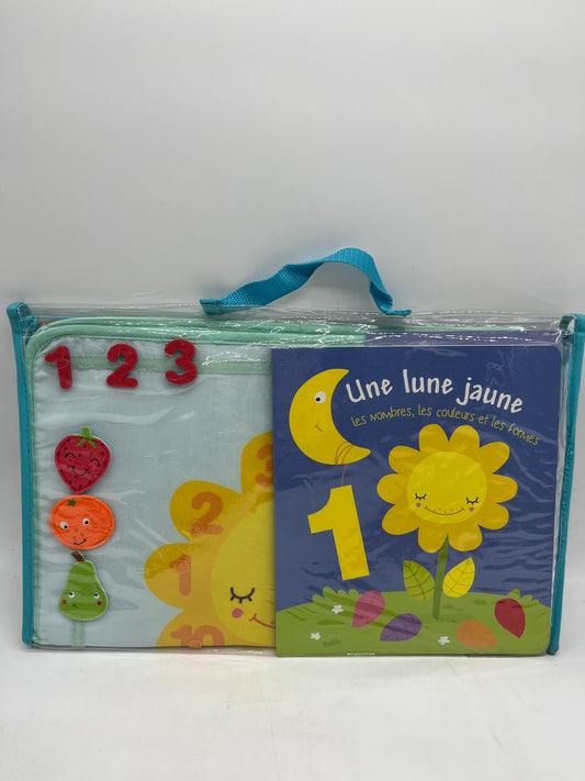 J'apprends avec Madame lune et son poster tissu et ces pièces Velcro et son livre